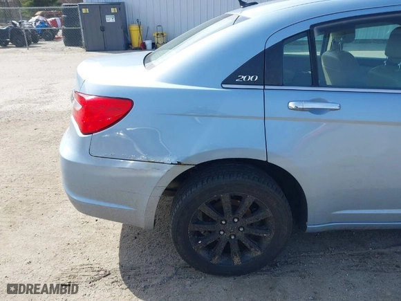 2014 Chrysler 200 Limited with VIN 1C3CCBCG7EN134835, listed as a IAAI auction lot 41906787 with NaN miles. Bid and sale history available at carsss.com. Image 12.