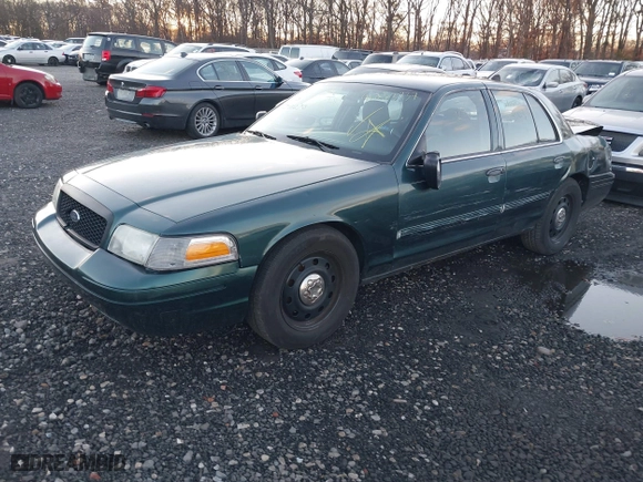2010 Ford Police Interceptor with VIN 2FABP7BV5AX117099, listed as a IAAI auction lot 41233737 with 999,999 mi miles. Bid and sale history available at carsss.com. Image 17.