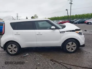 2015 Kia Soul z VIN KNDJN2A20F7125131, wystawiony jako IAAI lot #42231466 z przebiegiem 138 003 mil mil oraz . Historia ofert i sprzedaży dostępna na DreamBid. Obrazek 13.