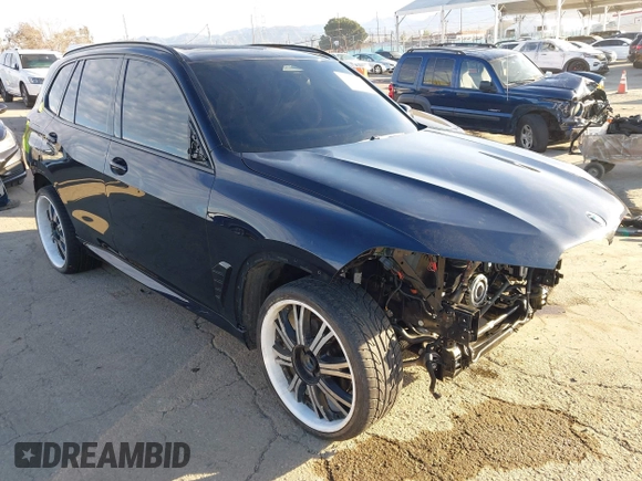 2024 BMW X5 xDrive40i z VIN 5UX23EU07R9V23529, wystawiony jako IAAI lot #41612999 z przebiegiem 18 886 mil mil oraz . Historia ofert i sprzedaży dostępna na DreamBid. Obrazek 1.