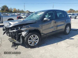 2012 Volkswagen Tiguan S z VIN WVGBV7AX3CW088330, wystawiony jako Copart lot #76722704 z przebiegiem 107 018 mil mil oraz Nie do naprawy. Historia ofert i sprzedaży dostępna na DreamBid. Obrazek 1.