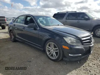 2014 Mercedes-Benz C 250 Sport z VIN WDDGF4HB1EA933844, wystawiony jako Copart lot #56911155 z przebiegiem 228 015 mil mil oraz Szkoda całkowita • Salvage title. Historia ofert i sprzedaży dostępna na DreamBid. Obrazek 4.