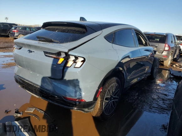 2024 Ford Mustang Mach-E Premium с VIN 3FMTK3SU1RMA48105, выставлен на аукционе Copart как лот 46612385 с пробегом 662 миль миль и Списание • Salvage title. История ставок и продаж доступна на DreamBid. Изображение 3.