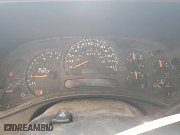 2003 Chevrolet Silverado 1500HD LS z VIN 1GCGK13UX3F239683, wystawiony jako Copart lot #69690574 z przebiegiem 253 887 mil mil oraz Szkoda całkowita • Salvage title. Historia ofert i sprzedaży dostępna na DreamBid. Obrazek 9.