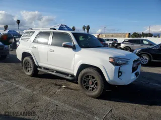 2022 Toyota 4Runner SR5 Premium with VIN JTENU5JRXN6059707, listed as a Copart auction lot 44274095 with 21,404 mi miles and Salvage Title. Bid and sale history available at carsss.com. Image 4.