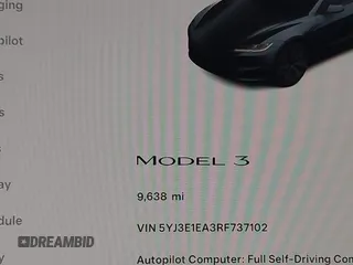 2024 Tesla Model 3 z VIN 5YJ3E1EA3RF737102, wystawiony jako IAAI lot #41562661 z przebiegiem 9 638 mil mil oraz . Historia ofert i sprzedaży dostępna na DreamBid. Obrazek 15.