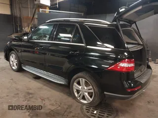 2012 Mercedes-Benz M ML 350 with VIN 4JGDA5HB7CA026607, listed as a IAAI auction lot 41687785 with 89,161 mi miles. Bid and sale history available at carsss.com. Image 3.