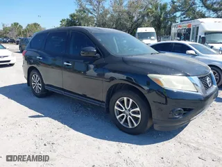 2014 Nissan Pathfinder SV with VIN 5N1AR2MN0EC725921, listed as a IAAI auction lot 41710076 with 468,527 mi miles. Bid and sale history available at carsss.com. Image 1.