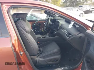 2024 Lexus RX 500h F Sport Performance z VIN 2T2BCMEA8RC014297, wystawiony jako IAAI lot #40790867 z przebiegiem 8 417 mil mil oraz . Historia ofert i sprzedaży dostępna na DreamBid. Obrazek 5.
