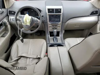 2011 Lincoln MKX z VIN 2LMDJ8JK1BBJ11607, wystawiony jako Copart lot #57126765 z przebiegiem 75 940 mil mil oraz Szkoda całkowita • Salvage title. Historia ofert i sprzedaży dostępna na DreamBid. Obrazek 8.