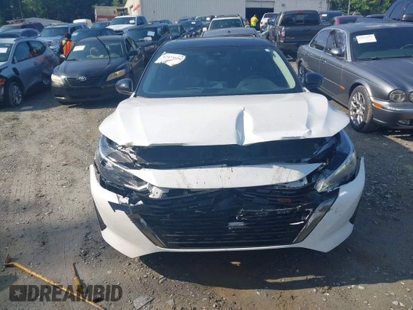2024 Nissan Sentra SR z VIN 3N1AB8DV2RY352442, wystawiony jako IAAI lot #42473598 z przebiegiem 22 014 mil mil oraz . Historia ofert i sprzedaży dostępna na DreamBid. Obrazek 12.