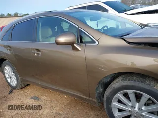 2010 Toyota Venza with VIN 4T3ZA3BB1AU022011, listed as a IAAI auction lot 41459465 with 111,258 mi miles. Bid and sale history available at carsss.com. Image 13.