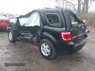 2012 Ford Escape XLS z VIN 1FMCU9C73CKB34021, wystawiony jako IAAI lot #40971529 z przebiegiem Nie podano mil oraz . Historia ofert i sprzedaży dostępna na DreamBid. Obrazek 3.