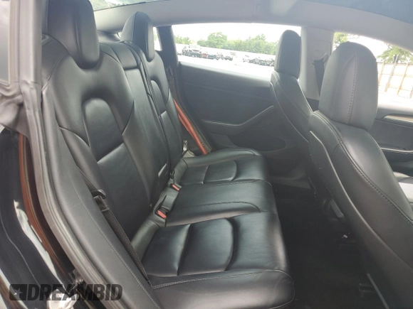 2023 Tesla Model 3 z VIN 5YJ3E1EAXPF451972, wystawiony jako Copart lot #60165475 z przebiegiem 104 902 mil mil oraz Czysty tytuł • Clean title. Historia ofert i sprzedaży dostępna na DreamBid. Obrazek 10.