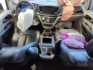 2023 Chrysler Pacifica Touring L с VIN 2C4RC1BG9PR596952, выставлен на аукционе Copart как лот 64998045 с пробегом 58 775 миль миль и На запчасти • Non repairable. История ставок и продаж доступна на DreamBid. Изображение 8.