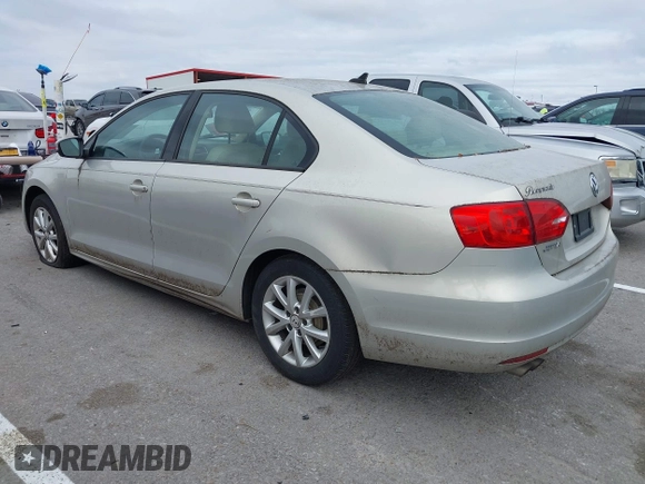 2011 Volkswagen Jetta SE z VIN 3VWDZ7AJ6BM368140, wystawiony jako IAAI lot #40918924 z przebiegiem 198 076 mil mil oraz . Historia ofert i sprzedaży dostępna na DreamBid. Obrazek 3.