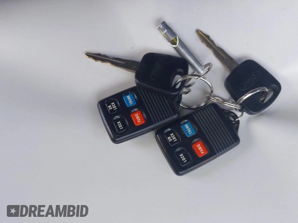 1998 Ford Mustang z VIN 1FAFP4047WF257717, wystawiony jako IAAI lot #42505127 z przebiegiem 185 244 mil mil oraz . Historia ofert i sprzedaży dostępna na DreamBid. Obrazek 11.