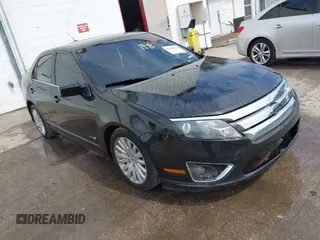 2010 Ford Fusion Hybrid z VIN 3FADP0L3XAR160848, wystawiony jako IAAI lot #42088184 z przebiegiem 274 355 mil mil oraz . Historia ofert i sprzedaży dostępna na DreamBid. Obrazek 1.