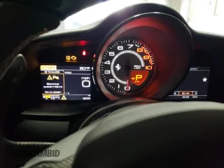 2016 Ferrari 488 z VIN ZFF79ALA0G0215601, wystawiony jako Copart lot #66909144 z przebiegiem 6203 mil mil oraz Szkody całkowita. Historia ofert i sprzedaży dostępna na DreamBid. Obrazek 9.