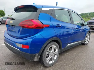 2020 Chevrolet Bolt EV LT z VIN 1G1FW6S0XL4145254, wystawiony jako IAAI lot #42255536 z przebiegiem 16 691 mil mil oraz . Historia ofert i sprzedaży dostępna na DreamBid. Obrazek 4.