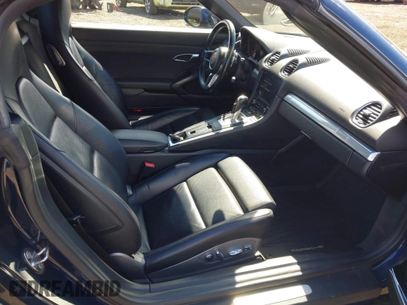 2018 Porsche 718 Boxster z VIN WP0CA2A8XJS210766, wystawiony jako IAAI lot #41617239 z przebiegiem 55 336 mil mil oraz . Historia ofert i sprzedaży dostępna na DreamBid. Obrazek 5.