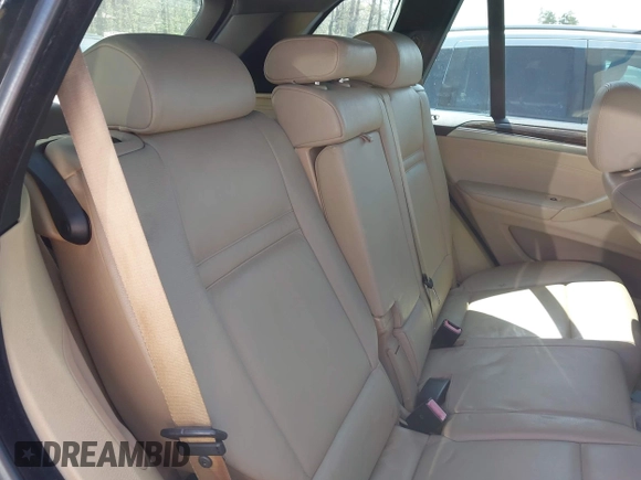 2007 BMW X5 3.0si z VIN 4USFE43597LY80810, wystawiony jako IAAI lot #41940471 z przebiegiem 217 754 mil mil oraz . Historia ofert i sprzedaży dostępna na DreamBid. Obrazek 8.