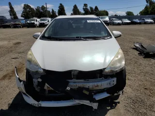 2014 Toyota Prius One z VIN JTDKDTB32E1082112, wystawiony jako Copart lot #54793635 z przebiegiem 237 505 mil mil oraz Szkoda całkowita • Salvage title. Historia ofert i sprzedaży dostępna na DreamBid. Obrazek 5.