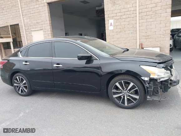 2015 Nissan Altima 2.5 S with VIN 1N4AL3AP7FC129939, listed as a IAAI auction lot 40462962 with 85,202 mi miles. Bid and sale history available at carsss.com. Image 14.
