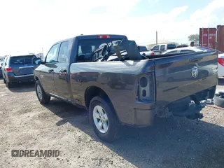 2018 Ram 1500 Tradesman z VIN 1C6RR6FG1JS341411, wystawiony jako IAAI lot #42477747 z przebiegiem 109 238 mil mil oraz . Historia ofert i sprzedaży dostępna na DreamBid. Obrazek 3.