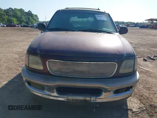 1998 Ford Expedition XLT with VIN 1FMRU17L9WLC05627, listed as a IAAI auction lot 41945826 with 179,003 mi miles. Bid and sale history available at carsss.com. Image 6.