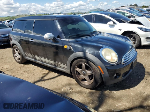 2010 MINI Clubman z VIN WMWML3C59ATX37695, wystawiony jako Copart lot #50553525 z przebiegiem 122 247 mil mil oraz Szkoda całkowita • Salvage title. Historia ofert i sprzedaży dostępna na DreamBid. Obrazek 4.