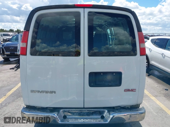 2017 GMC Savana Cargo Van with VIN 1GTW7AFF1H1913587, listed as a IAAI auction lot 40216941 with 269,708 mi miles. Bid and sale history available at carsss.com. Image 16.