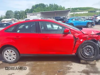 2012 Ford Focus SE с VIN 1FAHP3F27CL414653, выставлен на аукционе IAAI как лот 42358976 с пробегом 106 288 миль миль и . История ставок и продаж доступна на DreamBid. Изображение 14.