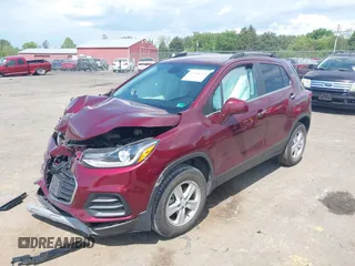 2017 Chevrolet Trax LT z VIN 3GNCJPSB2HL232848, wystawiony jako IAAI lot #42181512 z przebiegiem 28 597 mil mil oraz . Historia ofert i sprzedaży dostępna na DreamBid. Obrazek 2.