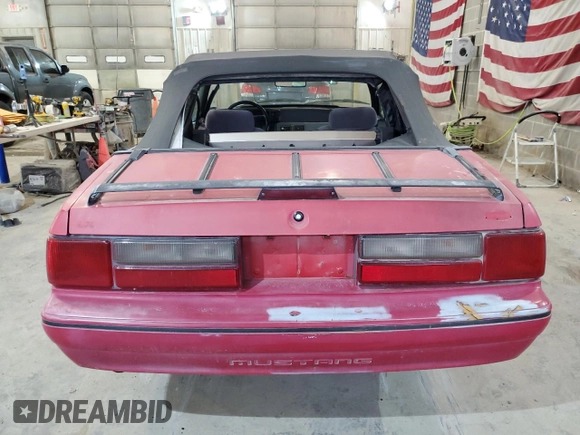1993 Ford Mustang z VIN 1FACP44M6PF147837, wystawiony jako Copart lot #53289953 z przebiegiem 67 145 mil mil oraz Nie do naprawy • Non repairable. Historia ofert i sprzedaży dostępna na DreamBid. Obrazek 6.