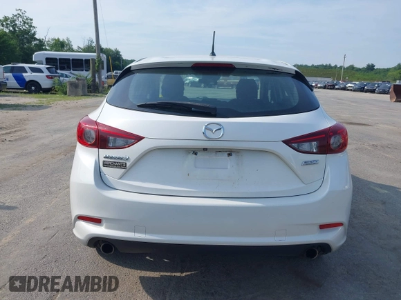2018 Mazda 3 Touring z VIN 3MZBN1L35JM210093, wystawiony jako IAAI lot #39810891 z przebiegiem 110 052 mil mil oraz . Historia ofert i sprzedaży dostępna na DreamBid. Obrazek 16.