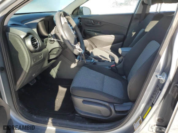 2020 Hyundai Kona SE with VIN KM8K12AA9LU442695, listed as a Copart auction lot 45700635 with 79,811 mi miles and Salvage Title. Bid and sale history available at carsss.com. Image 7.