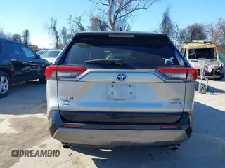 2021 Toyota RAV4 Hybrid XSE with VIN 4T3E6RFV7MU033736, listed as a IAAI auction lot 41640884 with 35,563 mi miles and . Bid and sale history available at DreamBid. Image 16.