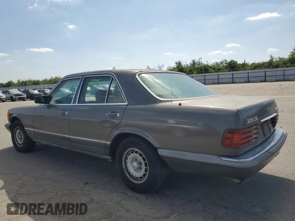 1984 Mercedes-Benz 300 SD with VIN WDBCB20A0EA082551, listed as a Copart auction lot 54059855 with 169,704 mi miles and Clean Title. Bid and sale history available at DreamBid. Image 2.