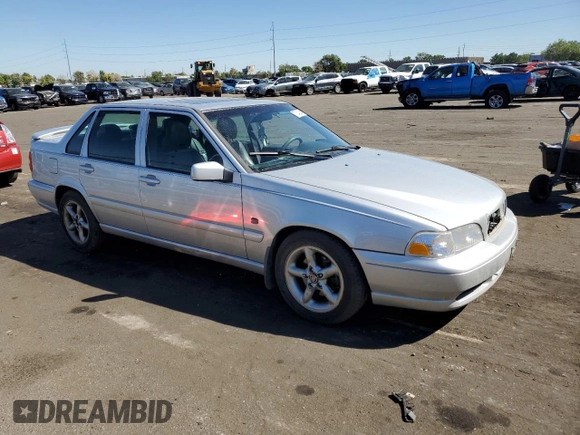 2000 Volvo S70 z VIN YV1LS61J4Y2630471, wystawiony jako Copart lot #72342454 z przebiegiem 167 733 mil mil oraz Nie do naprawy • Non repairable. Historia ofert i sprzedaży dostępna na DreamBid. Obrazek 4.