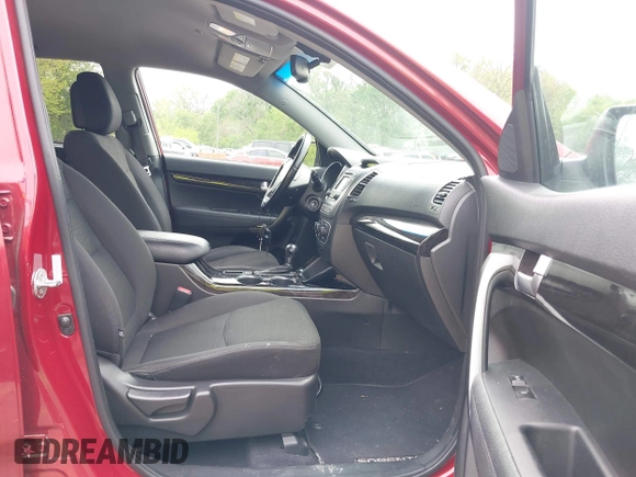 2014 Kia Sorento LX with VIN 5XYKT4A75EG480122, listed as a IAAI auction lot 42113975 with 171,754 mi miles and . Bid and sale history available at carsss.com. Image 5.