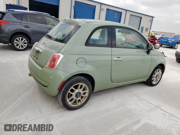 2013 FIAT 500 Pop z VIN 3C3CFFAR0DT747381, wystawiony jako Copart lot #57809545 z przebiegiem 125 137 mil mil oraz Czysty tytuł • Clean title. Historia ofert i sprzedaży dostępna na DreamBid. Obrazek 3.