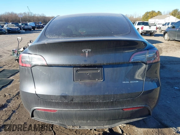 2024 Tesla Model Y Long Range with VIN 7SAYGDEE6RA321453, listed as a IAAI auction lot 41463429 with 9,649 mi miles. Bid and sale history available at carsss.com. Image 16.