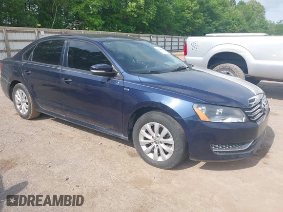 2015 Volkswagen Passat Limited Edition Edition z VIN 1VWAT7A3XFC040684, wystawiony jako IAAI lot #42160624 z przebiegiem 142 239 mil mil oraz . Historia ofert i sprzedaży dostępna na DreamBid. Obrazek 1.