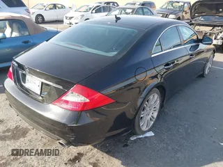 2009 Mercedes-Benz CLS-Class 5.5L with VIN WDDDJ72X99A144208, listed as a IAAI auction lot 41445130 with 189,398 mi miles. Bid and sale history available at carsss.com. Image 4.