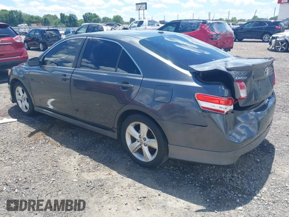 2011 Toyota Camry LE z VIN 4T1BF3EK7BU197078, wystawiony jako IAAI lot #42388549 z przebiegiem 250 873 mil mil oraz . Historia ofert i sprzedaży dostępna na DreamBid. Obrazek 3.