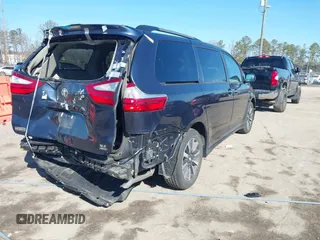 2018 Toyota Sienna XLE with VIN 5TDDZ3DC6JS206368, listed as a IAAI auction lot 41635138 with 44,578 mi miles. Bid and sale history available at carsss.com. Image 4.