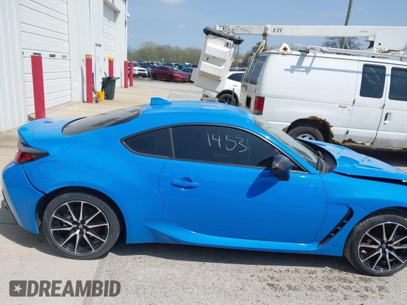 2022 Toyota 86 z VIN JF1ZNBC11N8756315, wystawiony jako IAAI lot #41431453 z przebiegiem 30 560 mil mil oraz . Historia ofert i sprzedaży dostępna na DreamBid. Obrazek 13.