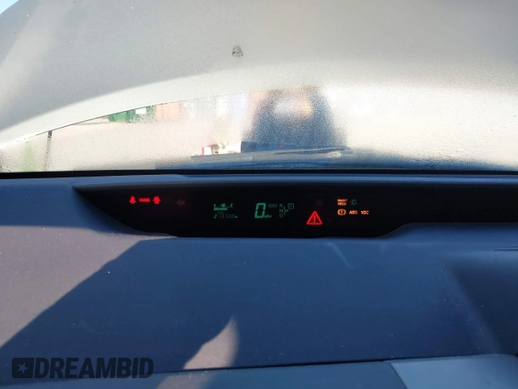 2004 Toyota Prius with VIN JTDKB20U640034581, listed as a IAAI auction lot 41895908 with 213,708 mi miles. Bid and sale history available at carsss.com. Image 7.