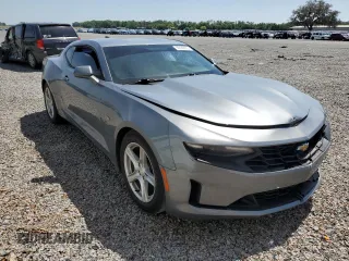 2020 Chevrolet Camaro 1LT with VIN 1G1FB1RX5L0110808, listed as a Copart auction lot 50149515 with 104,854 mi miles and Non Repairable. Bid and sale history available at carsss.com. Image 4.